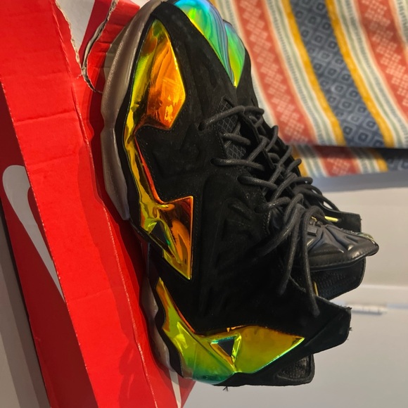 LeBron Ext Kings crown size 10